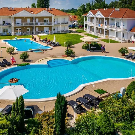 Aranyszarvas Panzio****, Etterem Es Grillterasz Hotel apartamentowy Szarvas