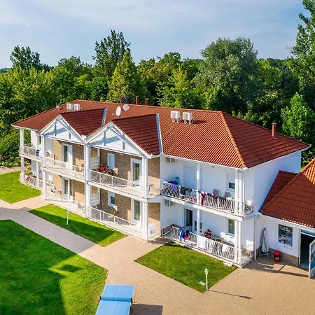 Aranyszarvas Panzio****, Etterem Es Grillterasz 4*