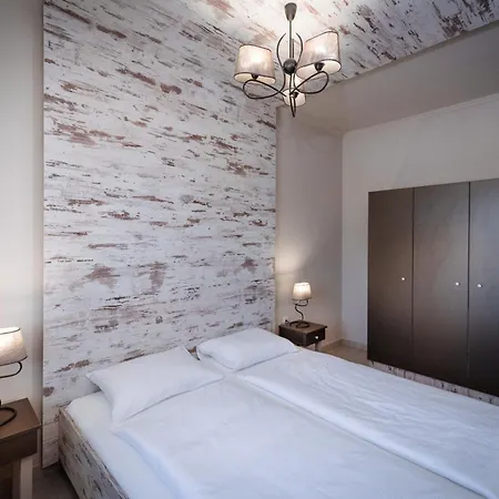 Aranyszarvas Panzio****, Etterem Es Grillterasz Szarvas