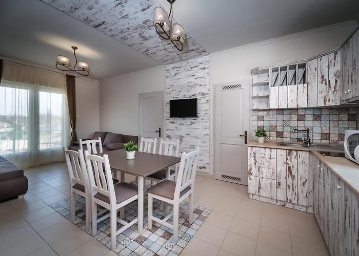 Lejlighedshotel Aranyszarvas Panzio****, Etterem Es Grillterasz 4*